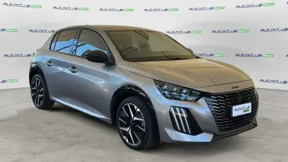 Usata Peugeot 208 GT 101 CV (74 kW) 2024 Grigio Utilitaria