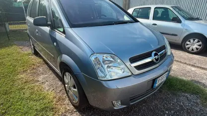 Usata Opel Meriva 90 CV (66 kW) 2005 Argento Monovolume