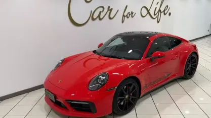 Usata Porsche 992 450 CV (330 kW) 2023 Rosso Coupé