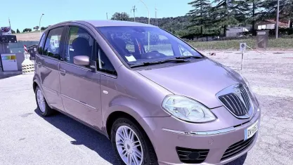 Usata Lancia Musa 77 CV (56 kW) 2009 Grigio Monovolume