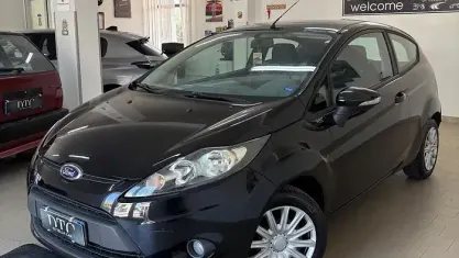 Usata Ford Fiesta Titanium 68 CV (50 kW) 2010 Nero Berlina