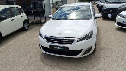 Gebraucht Peugeot 308 Allure 120 PS (88 kW) 2017 Weiß Kombi