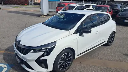 Usata Renault Clio V Techno 143 CV (105 kW) 2024 Bianco Berlina