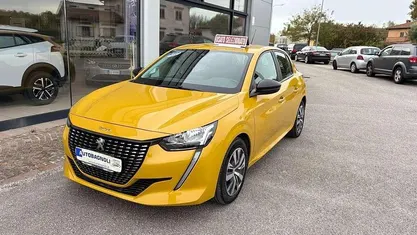 Giallo Usata 2023 Peugeot 208 Active Due volumi | 13.900 € (Buon prezzo)