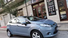 Usata 2009 Ford Fiesta Due volumi | 3490 € (Buon prezzo)
