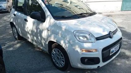 Usata Fiat Panda Lounge 95 CV (69 kW) 2017 Bianco Utilitaria