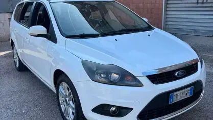 Usata Ford Focus 90 CV (66 kW) 2008 Bianco Berlina