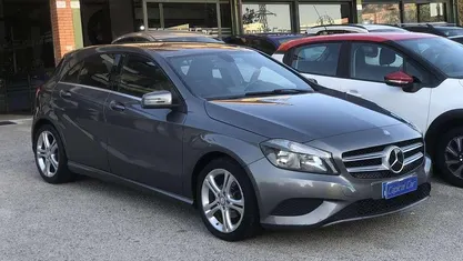 Grigio Usata 2015 Mercedes A180 SE Monovolume | 9300 € (Ottimo prezzo)