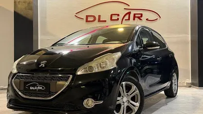 Usata Peugeot 208 Allure 68 CV (50 kW) 2013 Nero Utilitaria