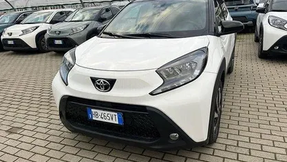 Nuova Toyota Aygo X Trend 116 CV (85 kW) 2025 Bianco tetto nero SUV