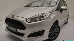 Grigio Usata 2017 Ford Fiesta ST-Line Due volumi | 8486 € (Ottimo prezzo)