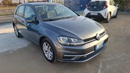 Usata VW Golf VII 116 CV (85 kW) 2018 Grigio
