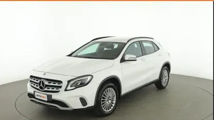 Usata Mercedes GLA200 Business 136 CV (100 kW) 2019 Bianco SUV