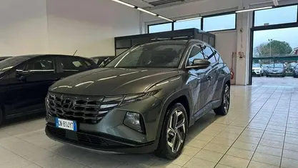 Grigio scuro Usata 2023 Hyundai Tucson SUV | 23.900 € (Ottimo prezzo)