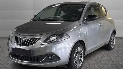 Usata Lancia Ypsilon Gold 69 CV (50 kW) 2022 Utilitaria