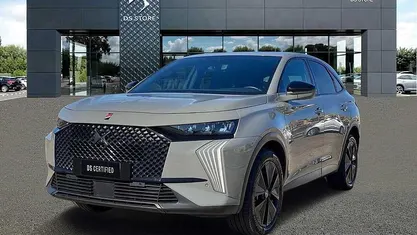 Grigio Usata 2023 DS Automobiles DS7 Crossback Performance SUV | 24.900 € (Buon prezzo)