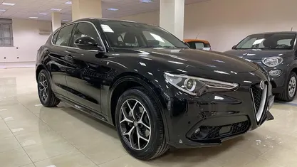 Nero Usata 2021 Alfa Romeo Stelvio Ti SUV | 29.000 € (Buon prezzo)