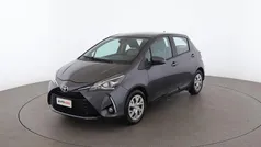 Grigio Usata 2018 Toyota Yaris Active Tre volumi | 10.799 € (Buon prezzo)