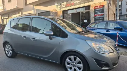 Usata Opel Meriva Cosmo 95 CV (69 kW) 2012 Grigio Monovolume
