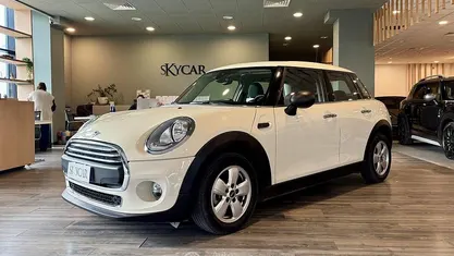 Begagnad Mini One D 95 HK (69 kW) 2018 Beige Halvkombi