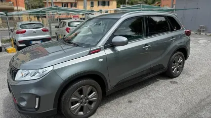 Usata Suzuki Vitara 111 CV (81 kW) 2020 Grigio SUV
