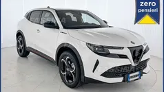 Bianco Nuova 2025 Alfa Romeo Junior Edizione Speciale SUV | 29.800 € (Buon prezzo)