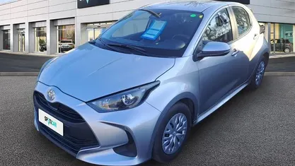 Usata Toyota Yaris Hybrid Active 116 CV (85 kW) 2025 Grigio Utilitaria