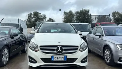 Bianco Usata 2018 Mercedes B200 Premium Monovolume | 10.900 € (Buon prezzo)