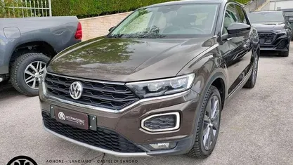 Marrone Usata 2019 VW T-Roc Advance SUV | 20.490 € (Buon prezzo)