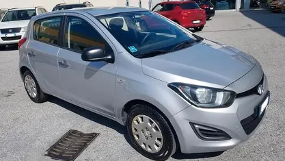 Usata Hyundai i20 Classic 86 CV (63 kW) 2013 Grigio Utilitaria