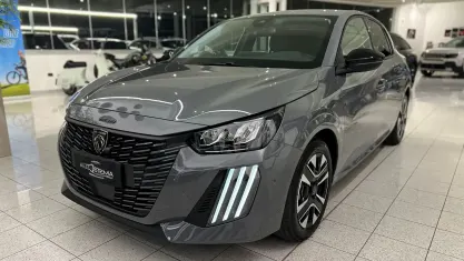 Usata Peugeot 208 Allure 101 CV (74 kW) 2025 Grigio selenium Utilitaria