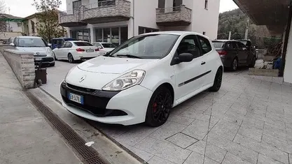 Usata Renault Clio II R.S. 200 CV (147 kW) 2010 Berlina