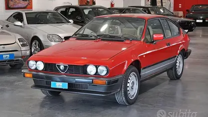 Usata Alfa Romeo Alfetta 131 CV (96 kW) 1984 Rosso Berlina