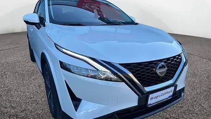 Usata Nissan Qashqai N-Connecta 140 CV (102 kW) 2023 Bianco SUV