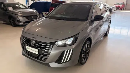 Usata Peugeot 208 101 CV (74 kW) 2025 Grigio Utilitaria