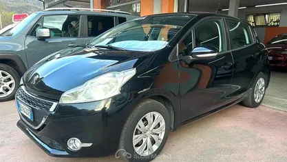 Usata Peugeot 208 Active 82 CV (60 kW) 2013 Nero Utilitaria