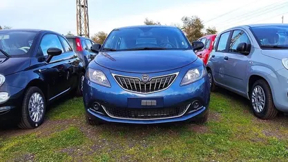 Usata Lancia Ypsilon Silver 70 CV (51 kW) 2023 Blu Utilitaria