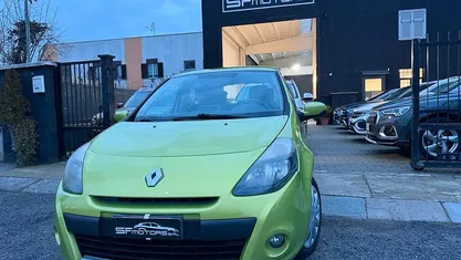 Usata Renault Clio II Dynamique 75 CV (55 kW) 2010 Berlina