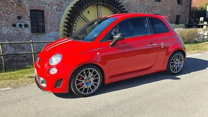 Usata Abarth 695 181 CV (133 kW) 2011 Rosso Utilitaria