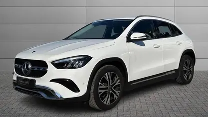 Käytetty Mercedes GLA180 Advanced 116 HP (85 kW) 2025 Valkoinen Katumaasturi