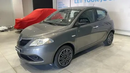 Usata Lancia Ypsilon 69 CV (50 kW) 2018 Grigio Utilitaria