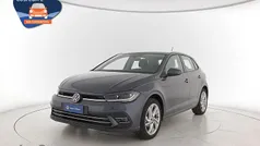 Smoky grey metallizzato Usata 2024 VW Polo Style Tre volumi | 20.500 € (Buon prezzo)