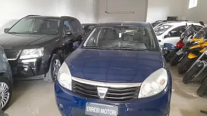 Usata Dacia Sandero 72 CV (52 kW) 2010 Utilitaria