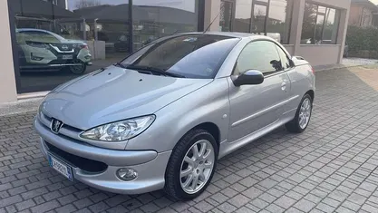 Usata Peugeot 206 CC 109 CV (80 kW) 2004 Cabrio
