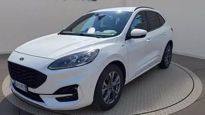 Usata Ford Kuga ST-Line X 120 CV (88 kW) 2023 Frozen white SUV