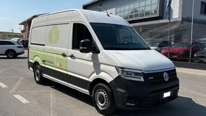 Usata VW e-Crafter 100 kW (136 CV) 2021 Bianco pastello Furgone
