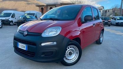 Usata Fiat Panda 80 CV (58 kW) 2016 Rosso Furgone