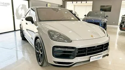 Usata 2023 Porsche Cayenne Turbo GT SUV | 159.000 € (Buon prezzo)
