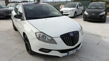 Usata Lancia Delta Gold 105 CV (77 kW) 2011 Bianco Utilitaria