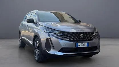 Usata Peugeot 5008 Allure 131 CV (96 kW) 2024 Grigio artense SUV
